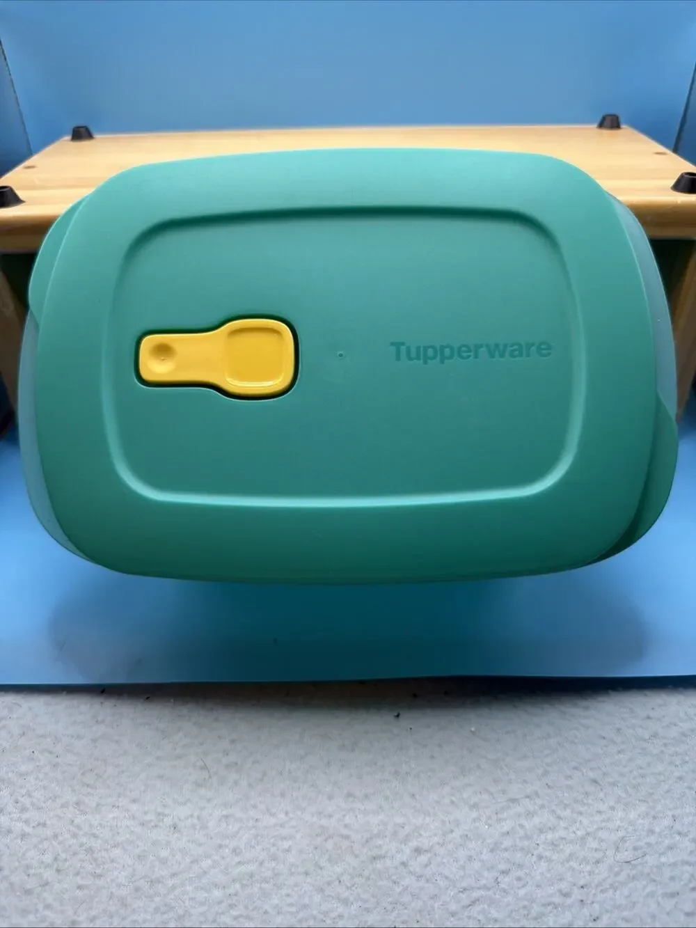 Tupperware Microwave Rectangular Container 1.7 L. Refrigerator Or Microwave